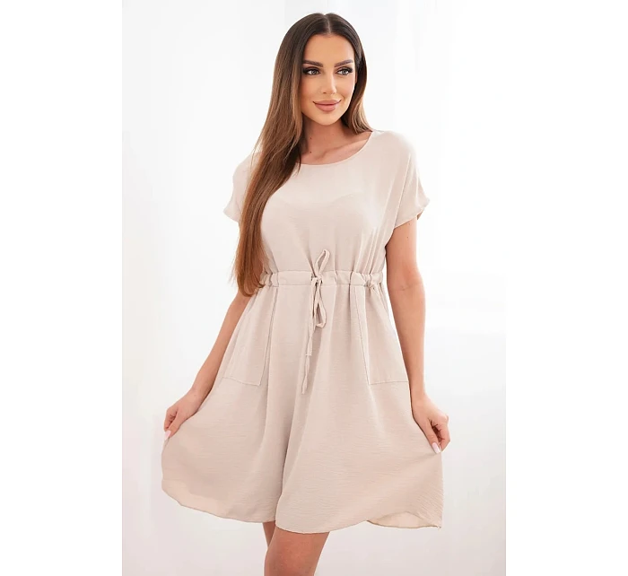 Dámské šaty s krátkým rukávem a páskem v pase béžová Dámské šaty s krátkým rukávem a páskem v pase béžová