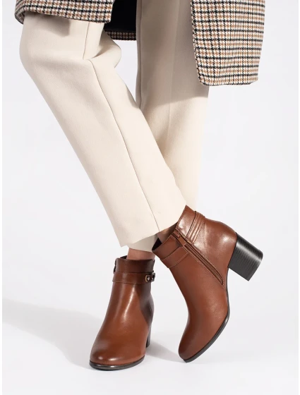 Pěkné  kotníčkové boty hnědé dámské na širokém podpatku