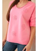 Dámská bavlněná blůza s vyšívanými květinami a V výstřihem růžová