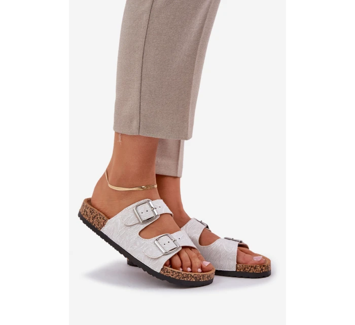 pantofle na korkové podrážce s přezkami světle šedé model 21685392 - Boto pantofle na korkové podrážce s přezkami světle šedé model 21685392 - Boto