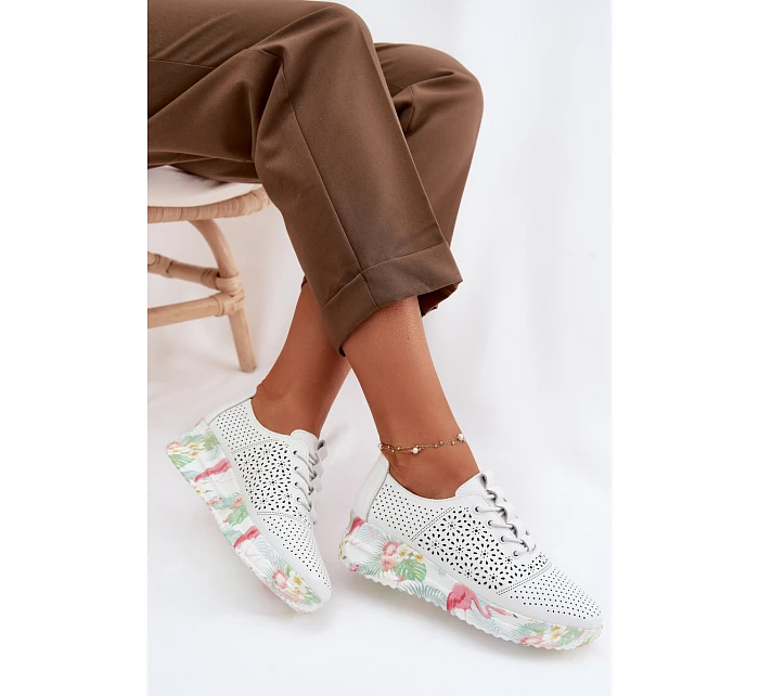 Semišové Ažurové Dámské Polobotky model 22074685 Béžové - VINCEZA Semišové Ažurové Dámské Polobotky model 22074685 Béžové - VINCEZA