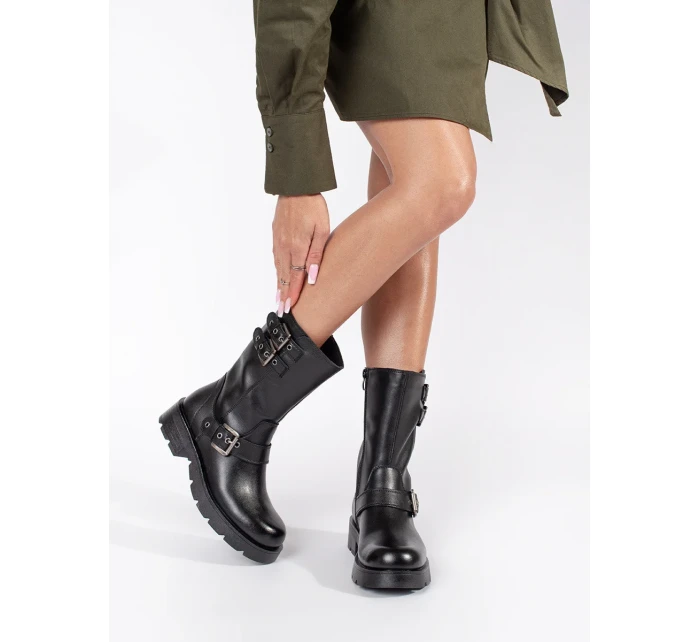 Praktické černé dámské  kotníčkové boty platforma