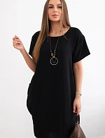 Šaty s kapsami a přívěskem Černý