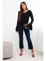 Dámská pruhovaná blůza s V výstřihem a volány na rukávech černá