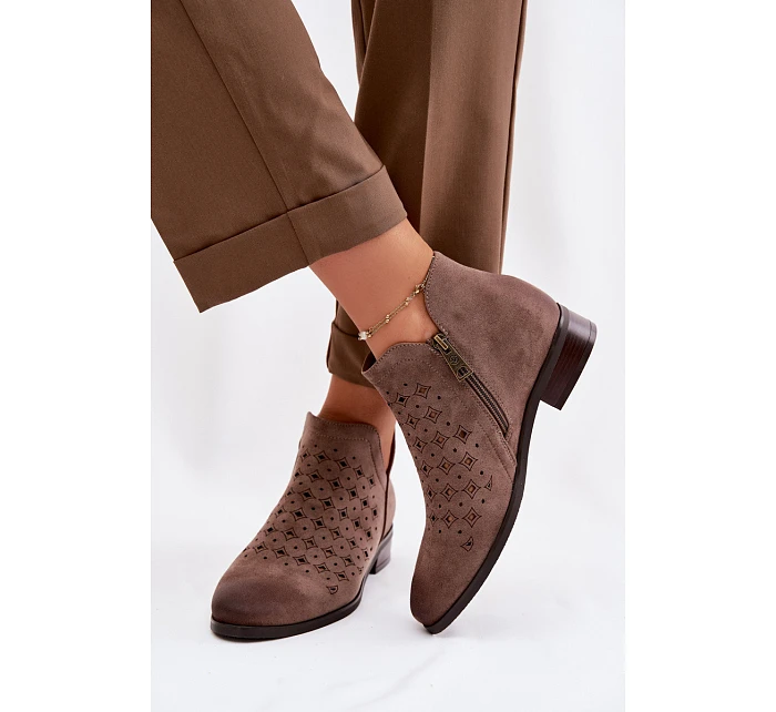 Dámské perforované kotníkové boty na nízkém podpatku Vinceza 58626 tmavě béžové Dámské perforované kotníkové boty na nízkém podpatku Vinceza 58626 tmavě béžové