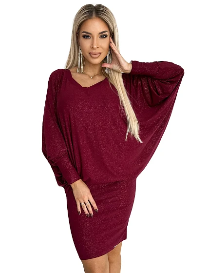 Dámské netopýří šaty ve vínové bordó barvě s brokátem a s výstřihem model 19328833 - numoco