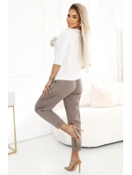 Pohodlná halenka s květinovou aplikací na  ECRU model 21729080 - numoco basic