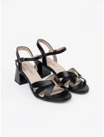 Klasické dámské  sandály černé na širokém podpatku