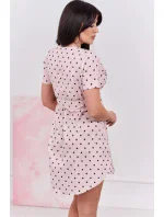 Pudrově růžové puntíkované šaty