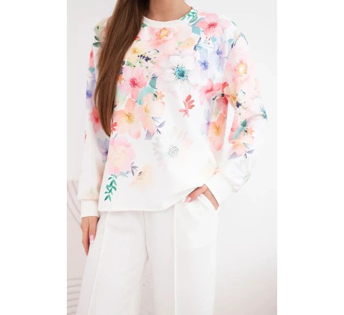 Dámský máslový viskózový komplet s květinovým vzorem a širokými nohavicemi bílý