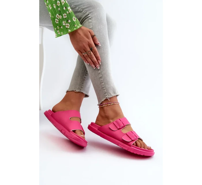 Lehké dámské pěnové pantofle s přezkami Big Star Fuchsia Lehké dámské pěnové pantofle s přezkami Big Star Fuchsia