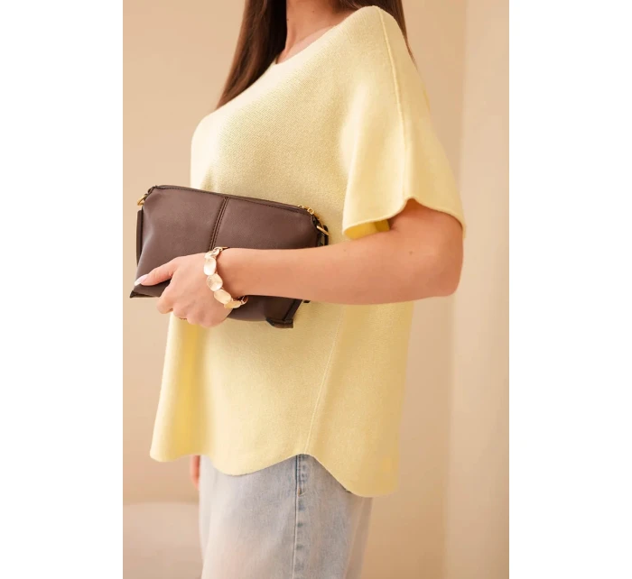 Dámský svetr s krátkým rukávem volného střihu žlutý