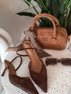 Kožené sandály s pletením na hnědé model 21919237 - Boto