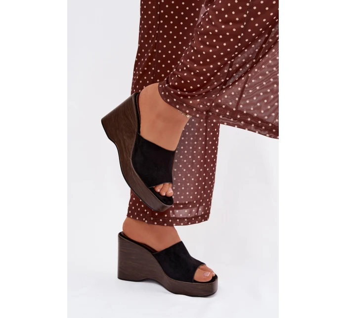 Dámské pantofle na platformě Černé model 21919251 - Boto