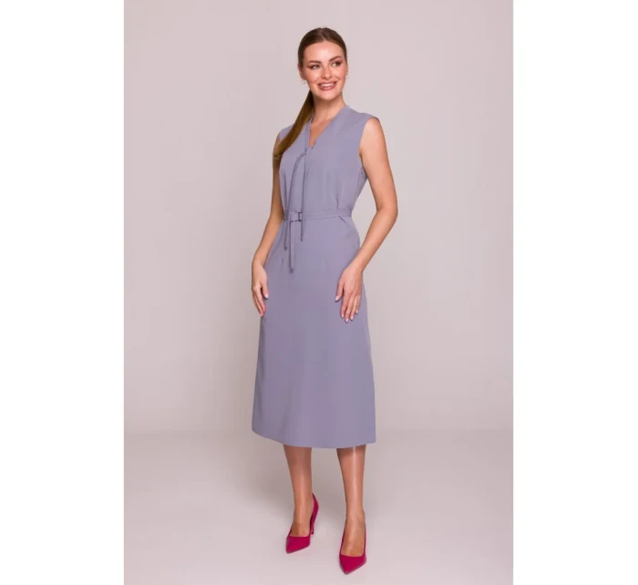 S410 Šaty áčkového střihu s vázáním a výstřihem do V - holubičí šeď S410 Šaty áčkového střihu s vázáním a výstřihem do V - holubičí šeď