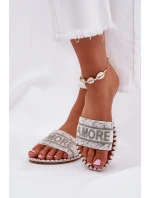 Dámské Pantofle Na Plochém Podpatku Se Zdobením Bílé Dorfedi Dámské Pantofle Na Plochém Podpatku Se Zdobením Bílé Dorfedi