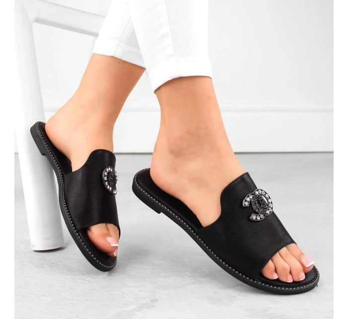 Pohodlné žabky se zirkony S.Barski W OLI258A černá