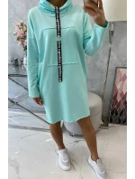 Mátové šaty s kravatou