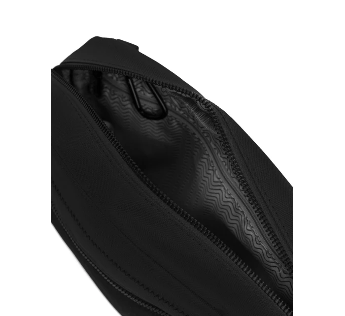 Pánská crossbody taška Vuch Taavi Black Pánská crossbody taška Vuch Taavi Black