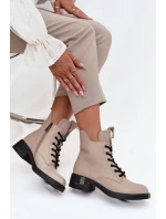 Kožené dámské kotníkové boty na nízkém podpatku Vinceza – béžové Kožené dámské kotníkové boty na nízkém podpatku Vinceza – béžové