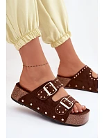 Dámské pantofle s přezkami a Čokoládové model 22095107 - Boto