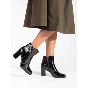Zajímavé dámské černé  kotníčkové boty Obcas