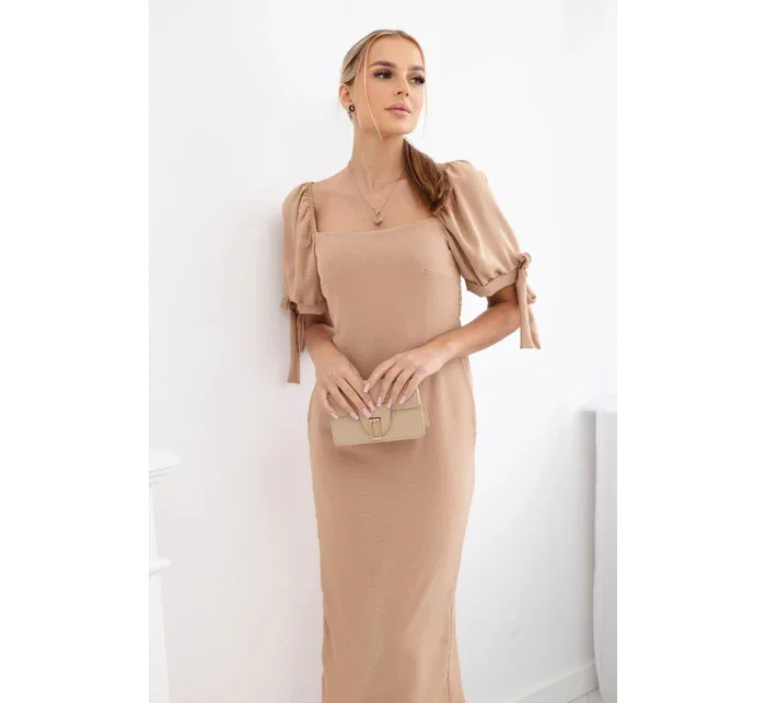 Šaty vzadu nařasené se zavazovacími rukávy Velbloud Šaty vzadu nařasené se zavazovacími rukávy Velbloud