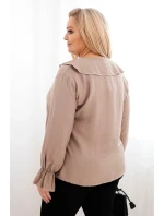 Dámská viskózová blůza Plus Size s volánem a ozdobnou broží fango Dámská viskózová blůza Plus Size s volánem a ozdobnou broží fango