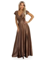 CRYSTAL saténové dlouhé šaty s výstřihem model 21470381 - numoco CRYSTAL saténové dlouhé šaty s výstřihem model 21470381 - numoco
