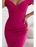 Midi šaty s odhalenými rameny a výstřihem – fuchsiová model 22356545 - numoco basic Midi šaty s odhalenými rameny a výstřihem – fuchsiová model 22356545 - numoco basic
