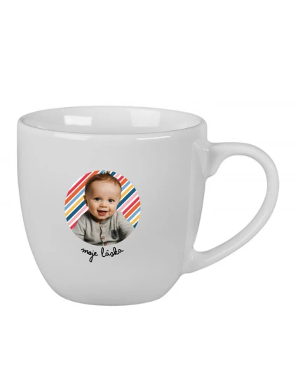 Personalizovaný keramický hrnek 400 ml s výřezem fotky na podkladu 