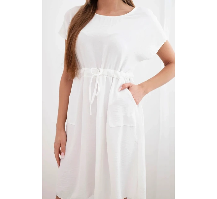 Dámské šaty s krátkým rukávem a vázáním v pase bílá Dámské šaty s krátkým rukávem a vázáním v pase bílá