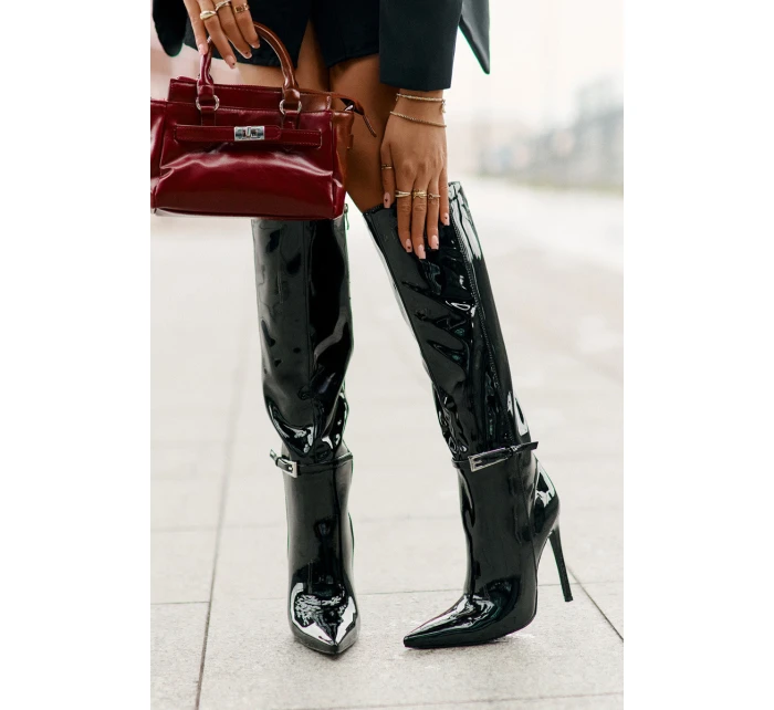 Laky boty zateplené na jehlovém podpatku s přezkou černé Tameliae