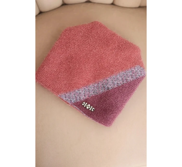 Dámská čepice z modalu a viskózy s ozdobným knoflíkem ecru