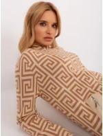 Sweter AT SW model 18955173 camelowy - FPrice Sweter AT SW model 18955173 camelowy - FPrice