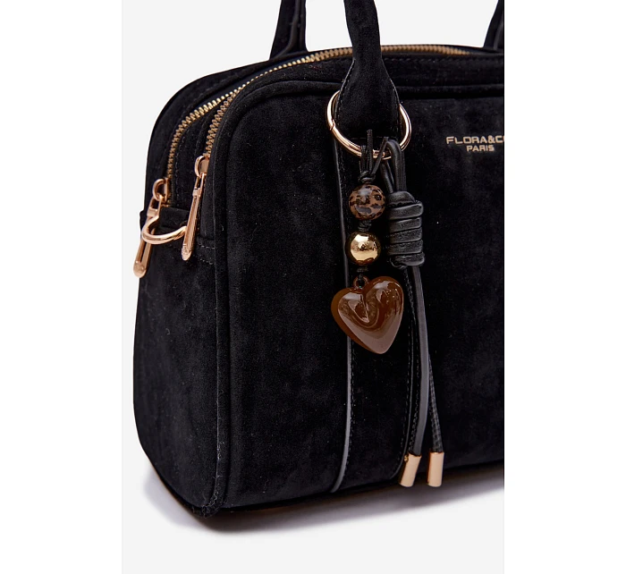 Kufříková Eko semišová kabelka s přívěskem Černá Sorielle