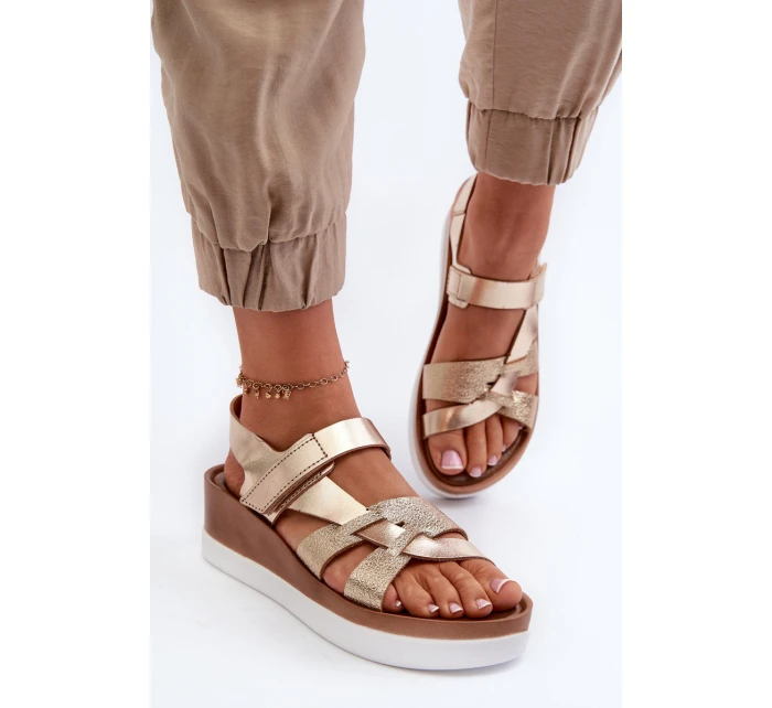 model 21661420 Dámské Kožené Sandály Na Platformě Zlaté - Zazoo model 21661420 Dámské Kožené Sandály Na Platformě Zlaté - Zazoo