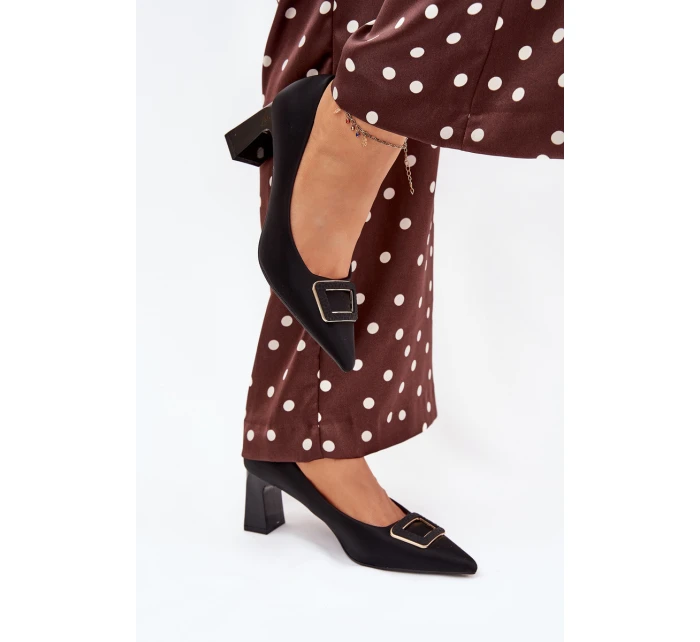 Lodičky na podpatku s ozdobnou sponou černé model 21704536 - Boto