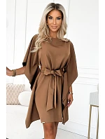 Dámské šaty SOFIA model 22384863 cappuccino - numoco Dámské šaty SOFIA model 22384863 cappuccino - numoco