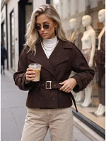 Krátký dámský dvouřadý kabát s páskem v čokoládové barvě FashionStreet NY0792 Krátký dámský dvouřadý kabát s páskem v čokoládové barvě FashionStreet NY0792