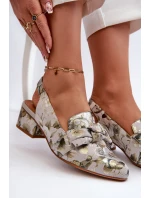 Dámské kožené sandály na nízkém podpatku s květinami Maciejka N6539-38 Zelené