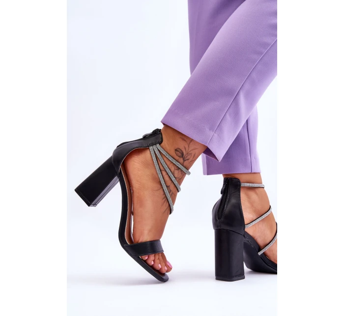 Módní sandály se zirkony černé model 21614475 - Boto Módní sandály se zirkony černé model 21614475 - Boto