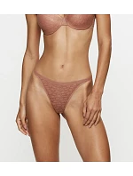 TRIUMPH Signature Sheer – Neviditelná tanga s plochým pásem Triumph TRIUMPH Signature Sheer – Neviditelná tanga s plochým pásem Triumph