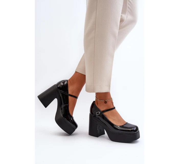 Dámské lakované polobotky na platformě a sloupku Big Star model 21653928 černé - Big Star Shoes