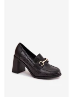 Dámské polobotky na podpatku s a zlatým detailem Černé model 21709845 - Boto Dámské polobotky na podpatku s a zlatým detailem Černé model 21709845 - Boto