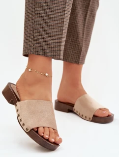 Dámské nazouváky na plochém podpatku se zlatými přezkami Béžové model 21919209 - EVENTO