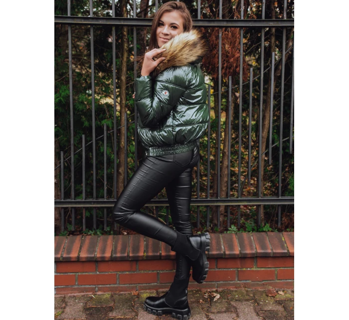 Dámská zimní prošívaná krátká bunda zelená model 21963982 - Dstreet