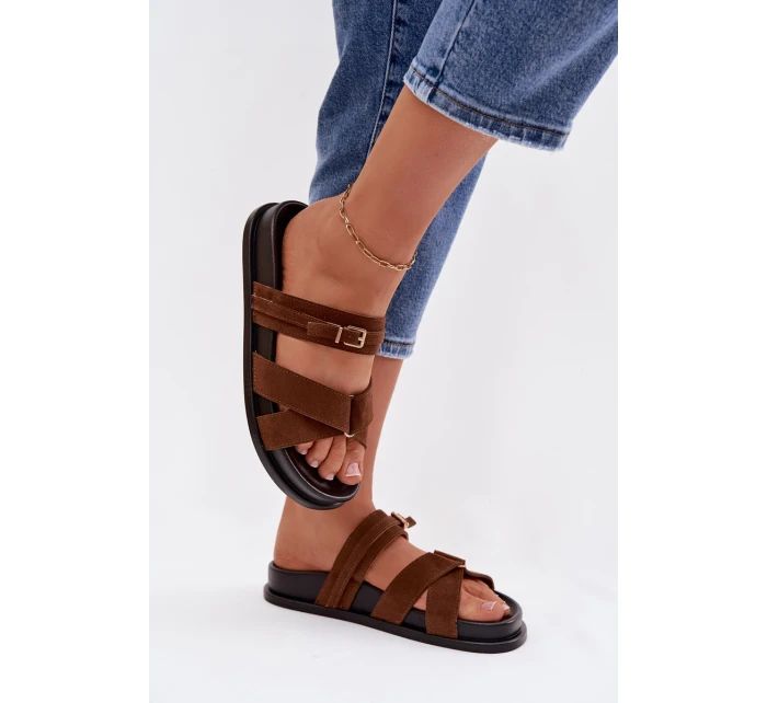 Dámské pantofle s pásky a zlatým sponou Hnědé model 21954730 - Boto