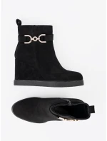 Exkluzívní černé kotníčkové boty dámské na klínku Exkluzívní černé kotníčkové boty dámské na klínku