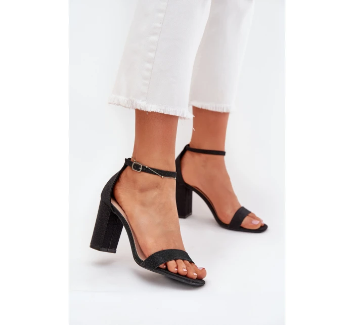 Dámské lesklé sandály na podpatku Černé Queen model 22010084 - Step in style
